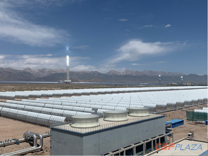 中廣核德令哈光熱發(fā)電項目(槽式光熱發(fā)電).png